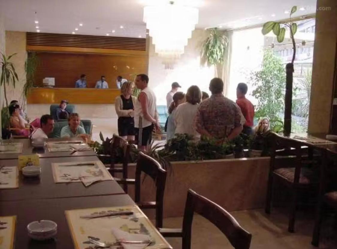 Maadi Hotel Il Il Cairo Esterno foto