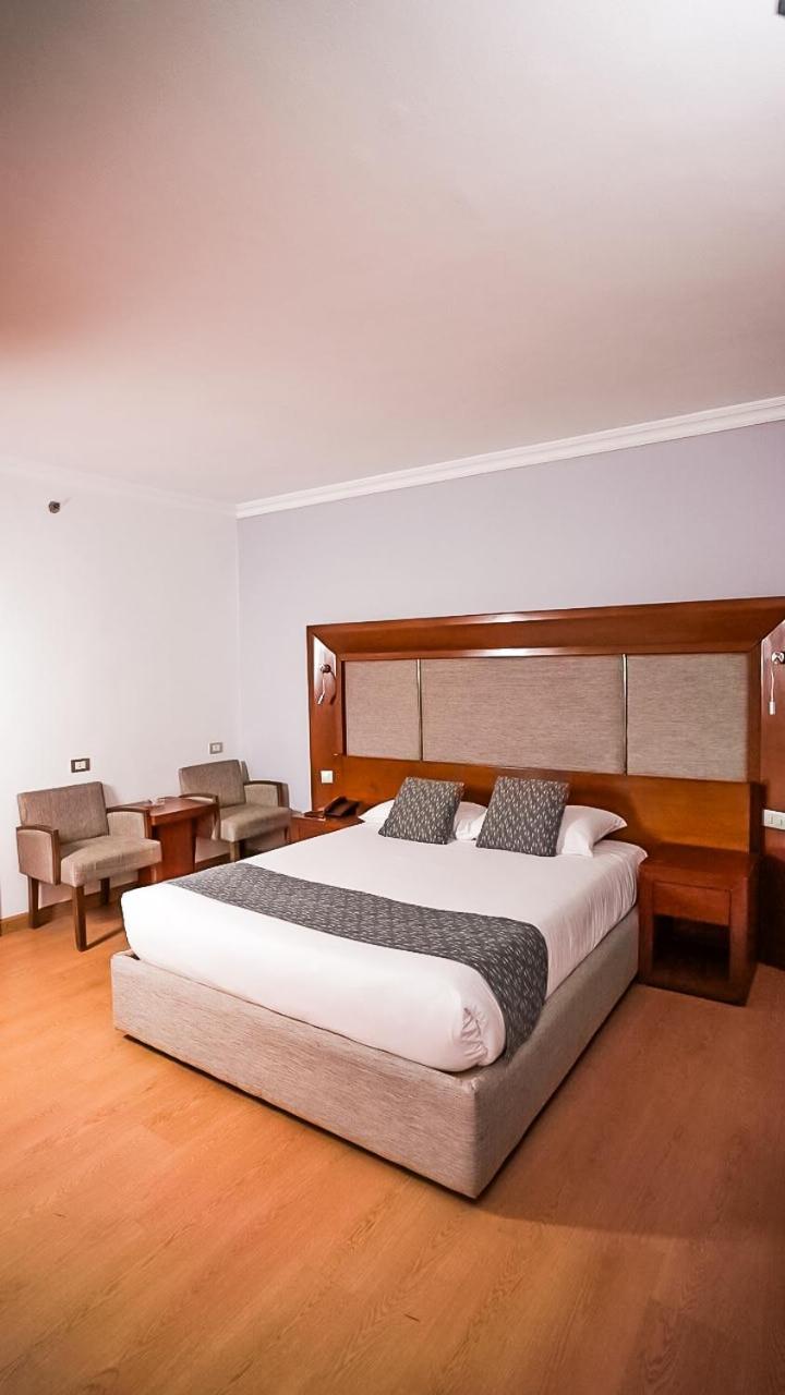 Maadi Hotel Il Il Cairo Esterno foto